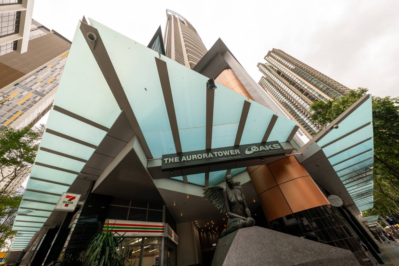 CosyEasy team assisting tenants