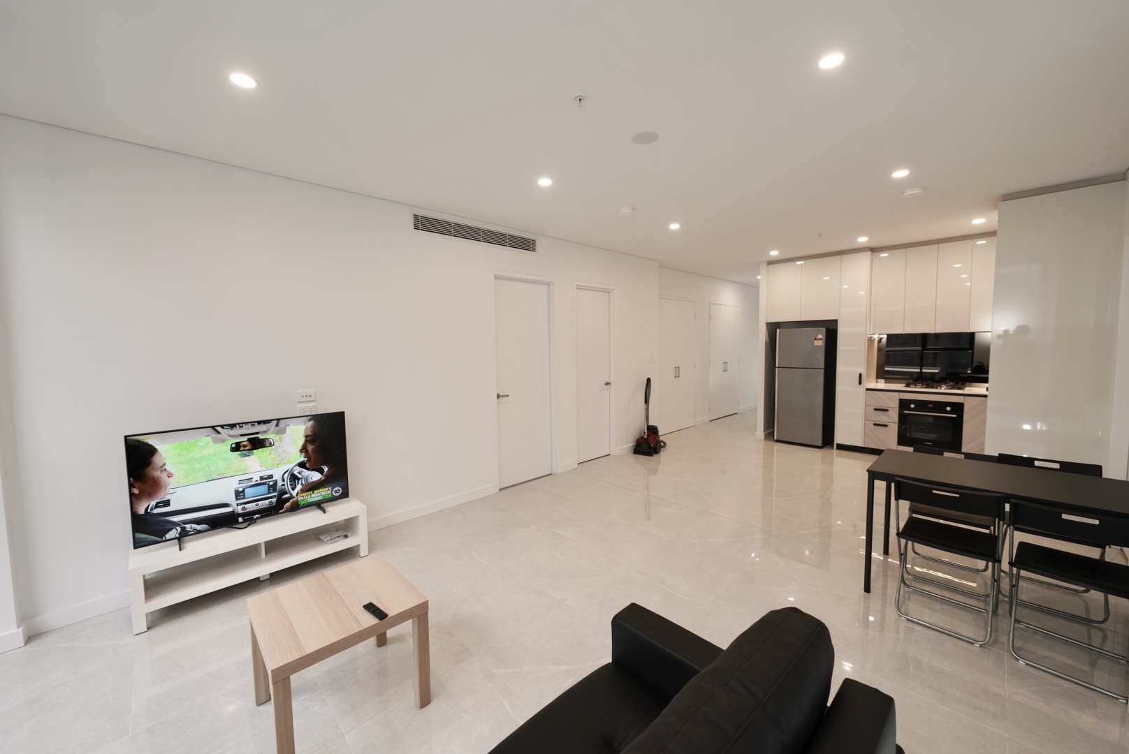 CosyEasy team assisting tenants